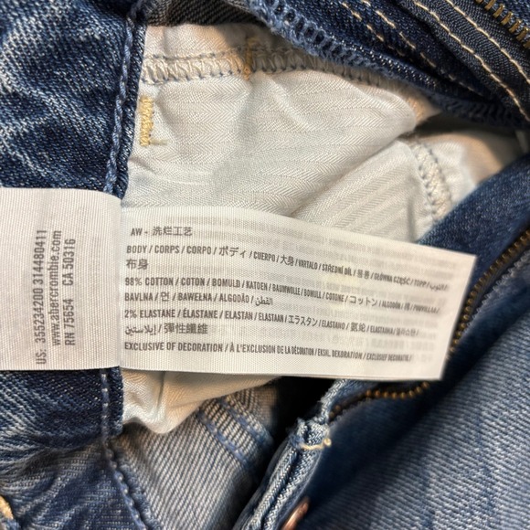 Hollister Distressed Mom Jeans Curvy High Rise Vintage Stretch Denim W26 L27‎ - Picture 7 of 12